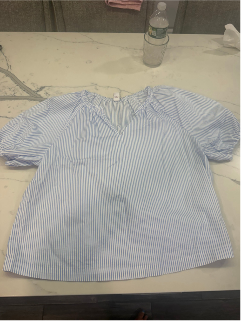 Women's Old Navy Blouse Size M White Blue Striped Puff Sleeve Top